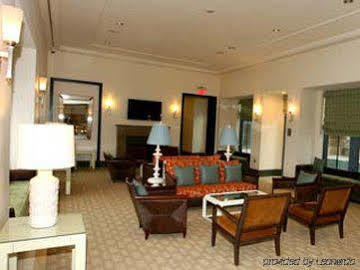 Crystal Quarters Furnished Apartments At The Gramercy Arlington Esterno foto