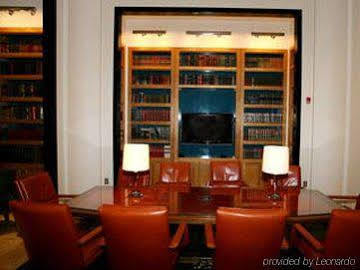 Crystal Quarters Furnished Apartments At The Gramercy Arlington Esterno foto