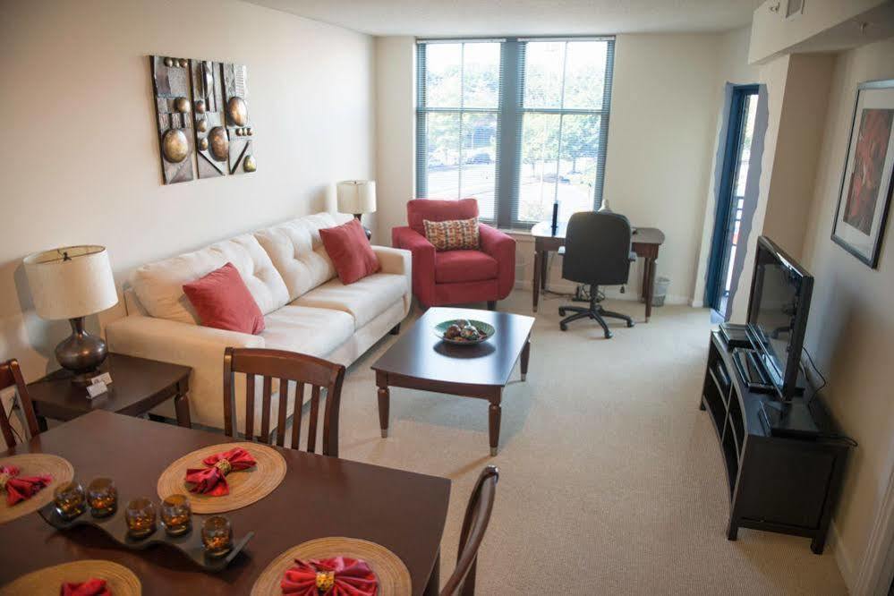 Crystal Quarters Furnished Apartments At The Gramercy Arlington Esterno foto