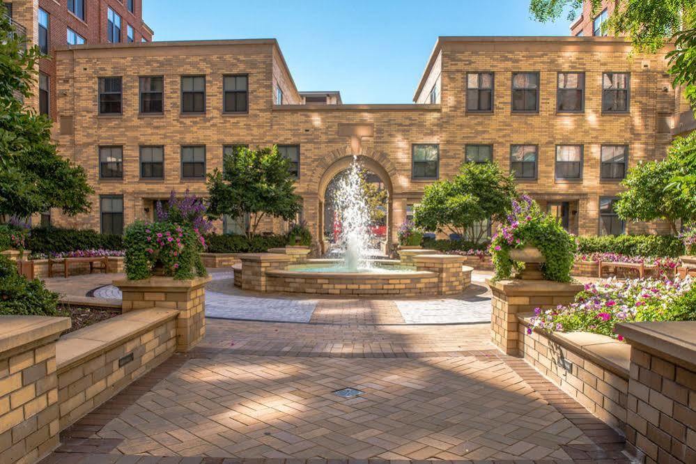 Crystal Quarters Furnished Apartments At The Gramercy Arlington Esterno foto